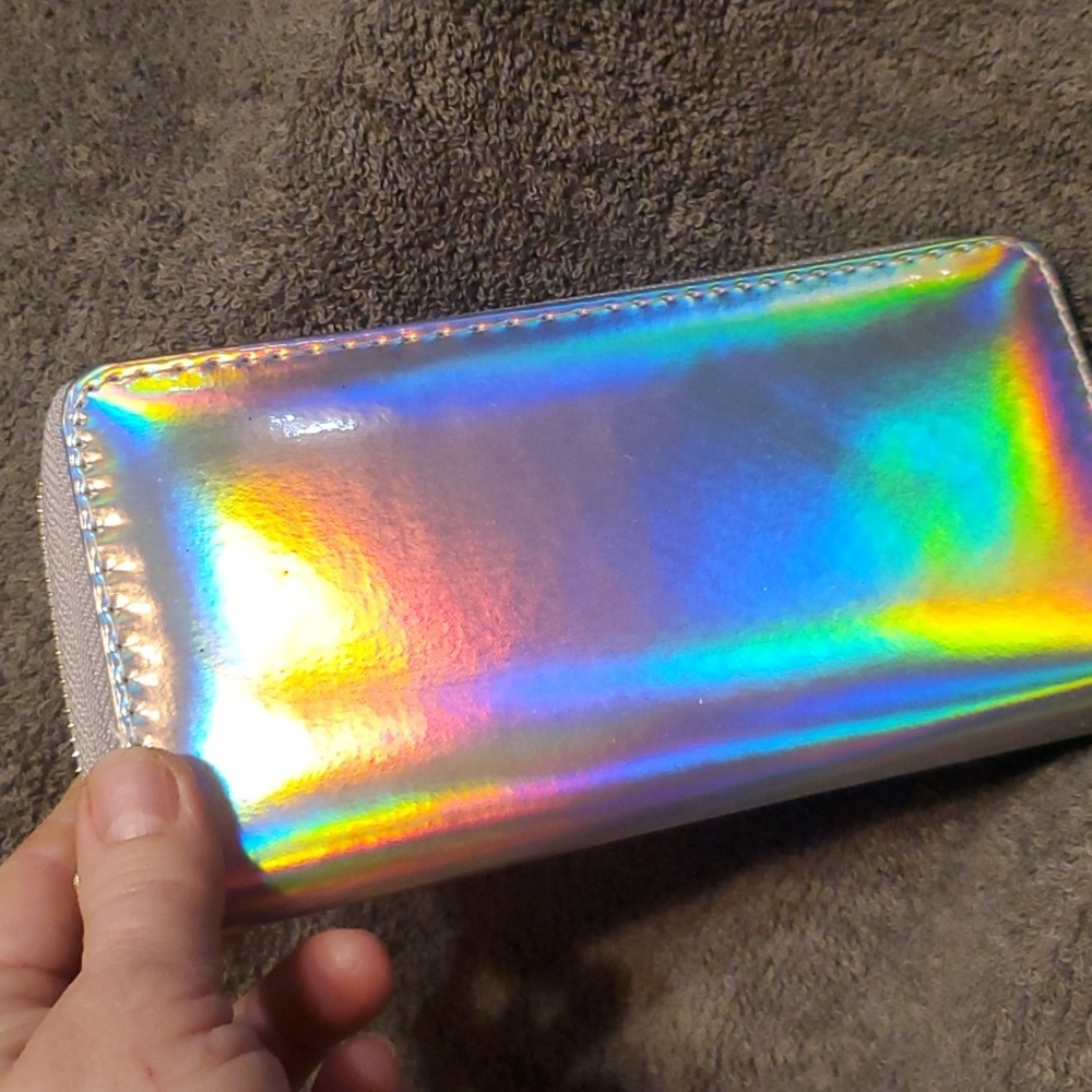 BNWT: Irendescent Wallet - Picture 2 of 9